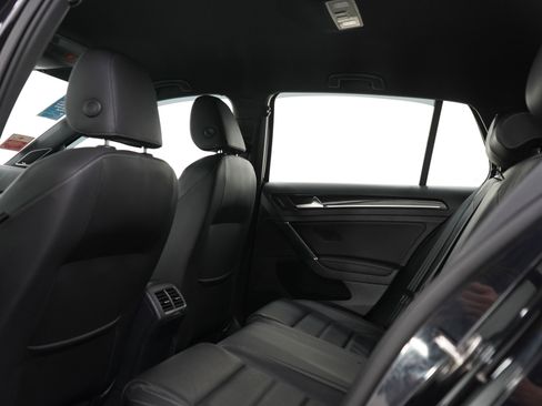 Used 2015 Volkswagen Golf R 4-Door image 17