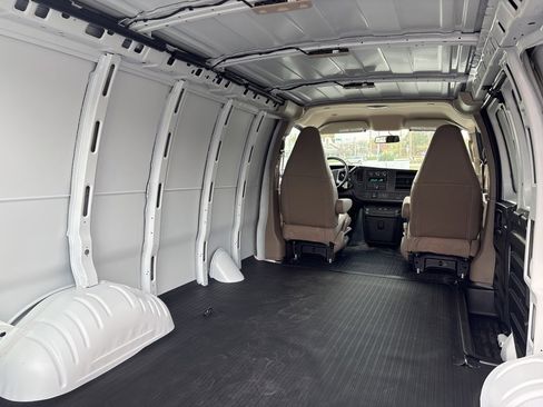 New 2025 Chevrolet Express 2500 image 9