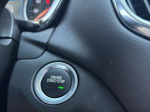 Used 2024 Chevrolet Equinox LT FWD image 27