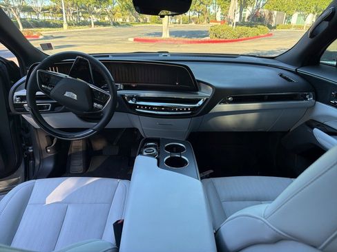 Certified 2024 Cadillac Lyriq Luxury image 10