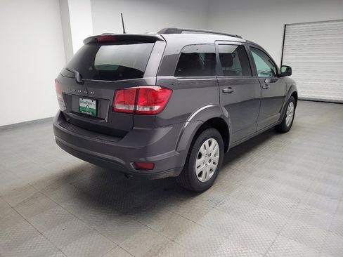 Used 2019 Dodge Journey SE FWD image 9