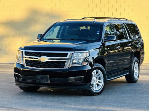 Used 2018 Chevrolet Suburban LT AWD/4WD image 2