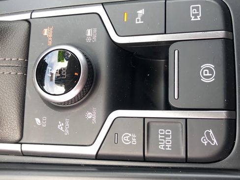 Used 2024 Kia Sorento S AWD/4WD image 19