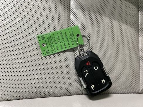 Used 2019 GMC Terrain Denali w/ Advanced Safety Package AWD/4WD image 12