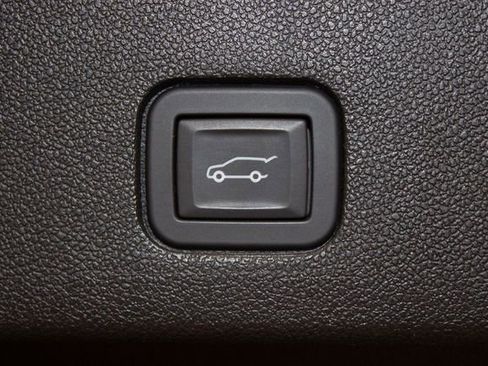 Used 2024 Cadillac XT6 Premium Luxury w/ LPO, Floor Liner Package image 17