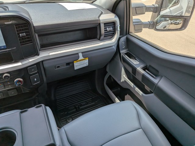 New 2026 Ford F250 XL w/ XL Chrome Package AWD/4WD image 18