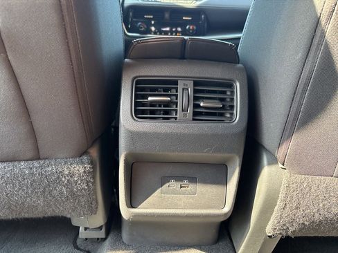 Used 2021 Nissan Rogue SV image 30