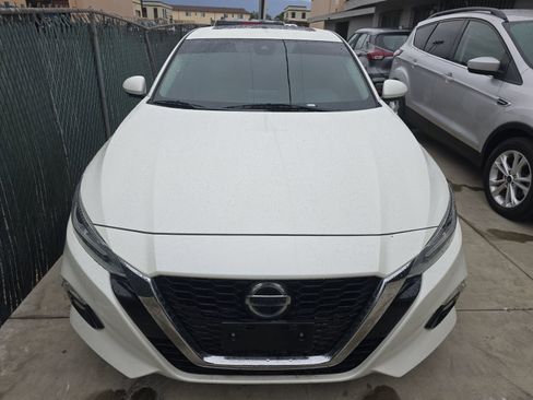 Used 2021 Nissan Altima 2.5 Platinum image 2