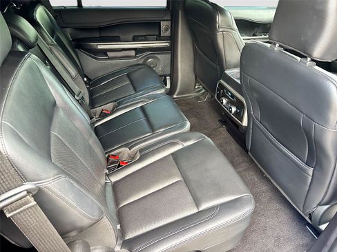 Used 2019 Ford Expedition XLT w/ Equipment Group 202A RWD image 29