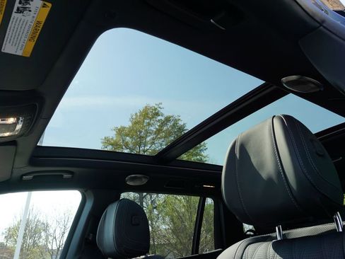 Certified 2025 Mercedes-Benz Maybach GLS 600 4MATIC image 23