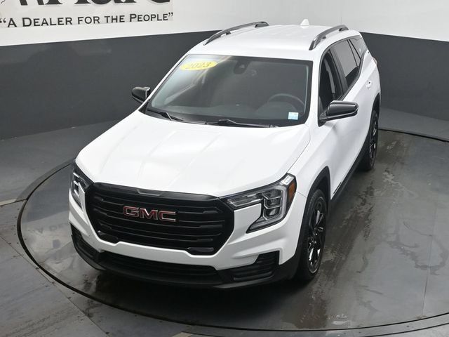 Used 2023 GMC Terrain SLE w/ Driver Convenience Package FWD image 46