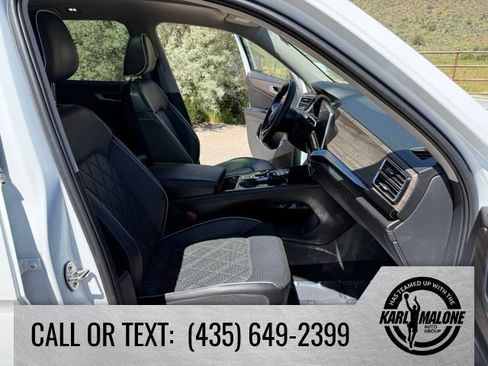 Used 2024 Volkswagen Atlas SEL Premium R-Line AWD/4WD image 37