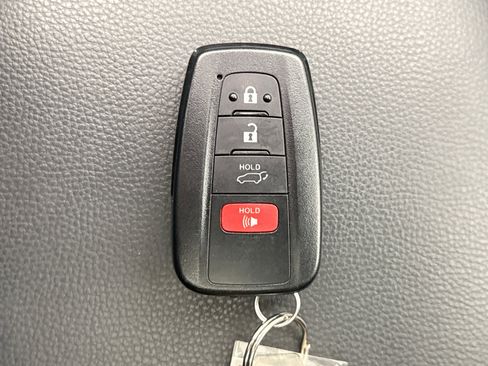Used 2025 Toyota RAV4 XLE w/ Convenience Package AWD/4WD image 21