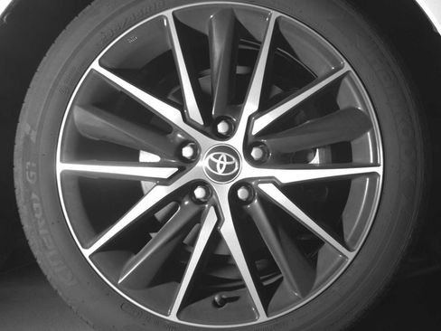 Used 2024 Toyota Camry SE w/ Cold Weather Package AWD/4WD image 10