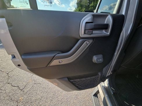 Used 2017 Jeep Wrangler Unlimited Sport AWD/4WD image 17