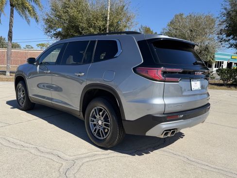 Used 2025 GMC Acadia Elevation image 5