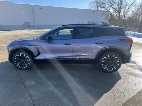 Used 2024 Chevrolet Blazer EV RS image 3