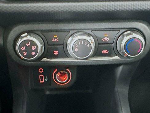 New 2025 Nissan Kicks Play S FWD image 17