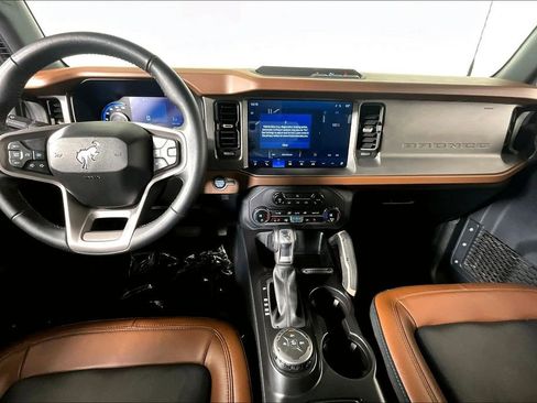Used 2024 Ford Bronco Outer Banks image 15