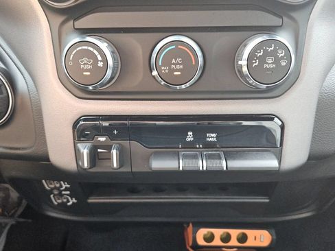 Used 2024 RAM 2500 Big Horn w/ Safety Group AWD/4WD image 19