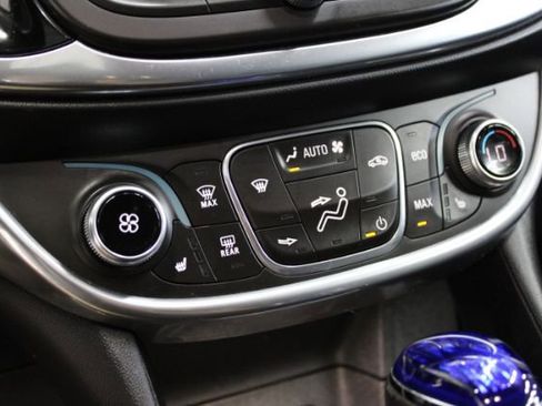 Used 2017 Chevrolet Volt Premier w/ Driver Confidence II Package FWD image 18
