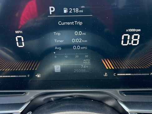 Used 2025 Kia Carnival FWD image 9