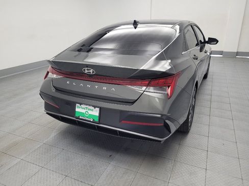 Used 2024 Hyundai Elantra SEL w/ Convenience Package FWD image 7