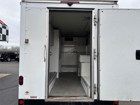 Used 2019 Chevrolet Express 3500 w/ Driver Convenience Package RWD image 22
