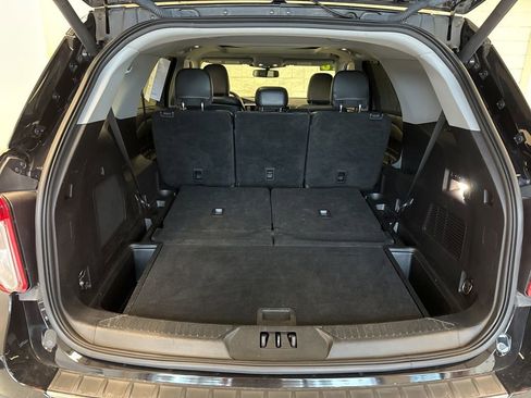 Used 2020 Ford Explorer Limited AWD/4WD image 21