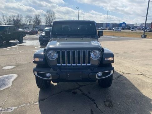 Used 2023 Jeep Gladiator Overland image 9