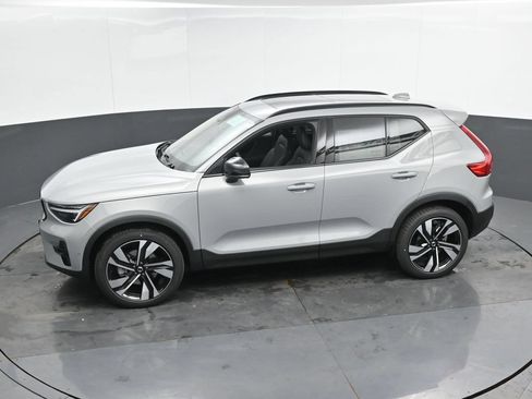 Used 2025 Volvo XC40 B5 Ultra w/ Climate Package AWD/4WD image 45