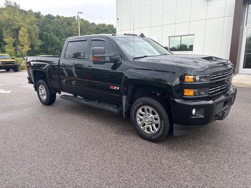 Used 2019 Chevrolet Silverado 2500 LTZ w/ Duramax Plus Package AWD/4WD image 4