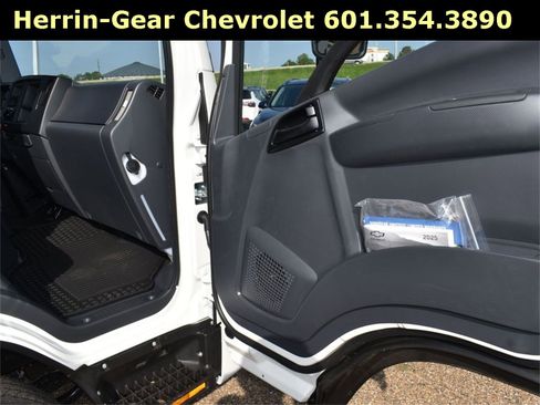 New 2025 Chevrolet Low Cab Forward image 20