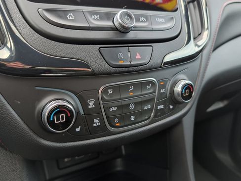Used 2023 Chevrolet Equinox RS AWD/4WD image 17