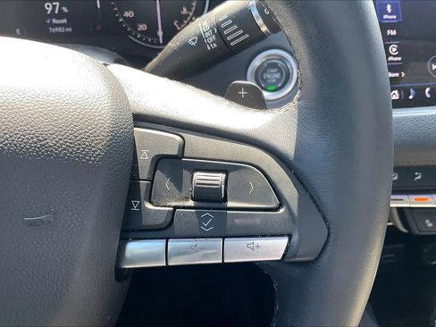 Used 2023 Cadillac XT4 Luxury w/ Cold Weather Package FWD image 24