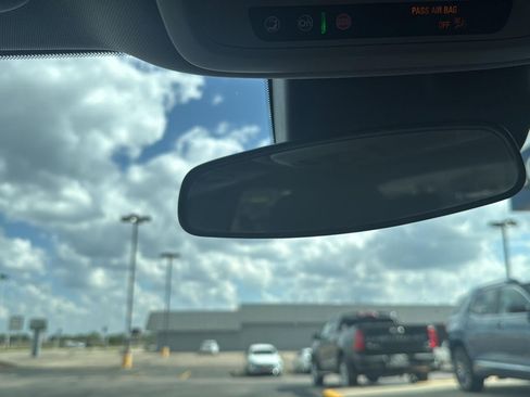 Used 2023 Chevrolet Malibu LT image 22