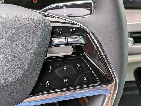 New 2026 Cadillac Vistiq Luxury image 17