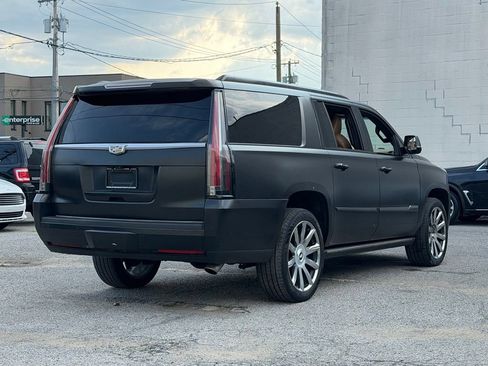 Used 2017 Cadillac Escalade ESV Platinum AWD/4WD image 7