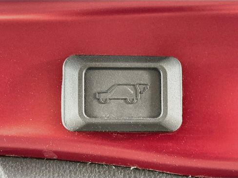 Used 2022 Toyota RAV4 XLE w/ Convenience Package AWD/4WD image 29