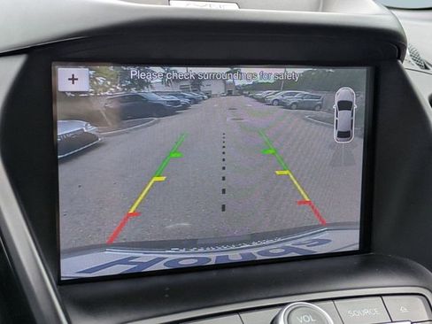 Used 2017 Ford Escape SE w/ Equipment Group 201A FWD image 24