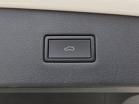 Certified 2024 Volkswagen Tiguan Wolfsburg Edition w/ Panoramic Sunroof Package image 7