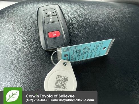 Used 2025 Toyota RAV4 XLE image 23