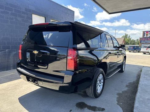 Used 2019 Chevrolet Suburban LT RWD image 8