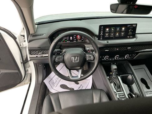 Used 2024 Honda Accord Touring image 12
