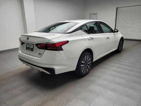 Used 2025 Nissan Altima 2.5 SV AWD/4WD image 9