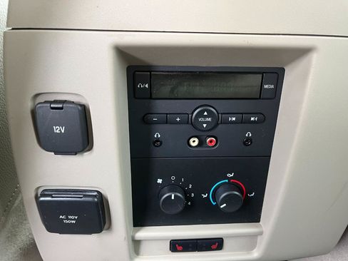 Used 2014 Ford Expedition Limited w/ Equipment Group 301A AWD/4WD image 18