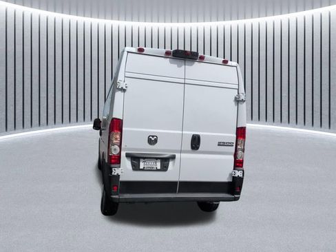 Used 2025 RAM ProMaster 2500 w/ Premium Convenience Group FWD image 12