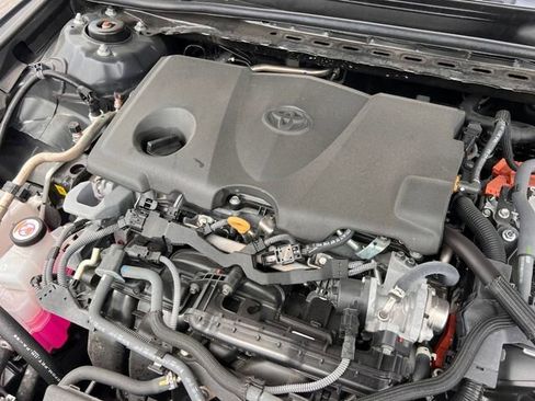 Used 2025 Toyota Camry SE w/ Convenience Package FWD image 32