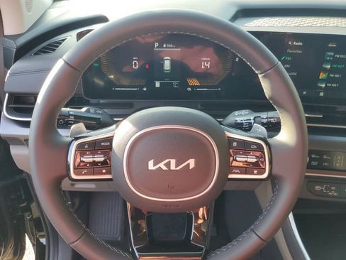 New 2026 Kia Carnival LXS image 16