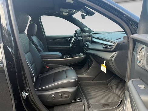 New 2026 Buick Enclave Avenir w/ Super Cruise Package FWD image 17